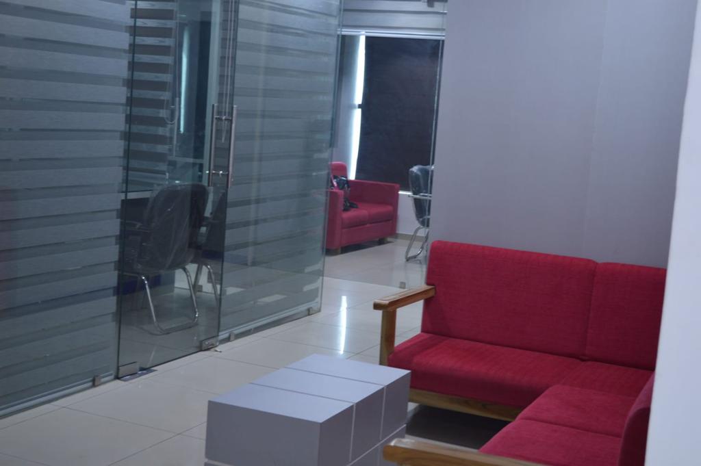 Office Commercial Office for Rent in Thaltej Ahmedabad - Media 14