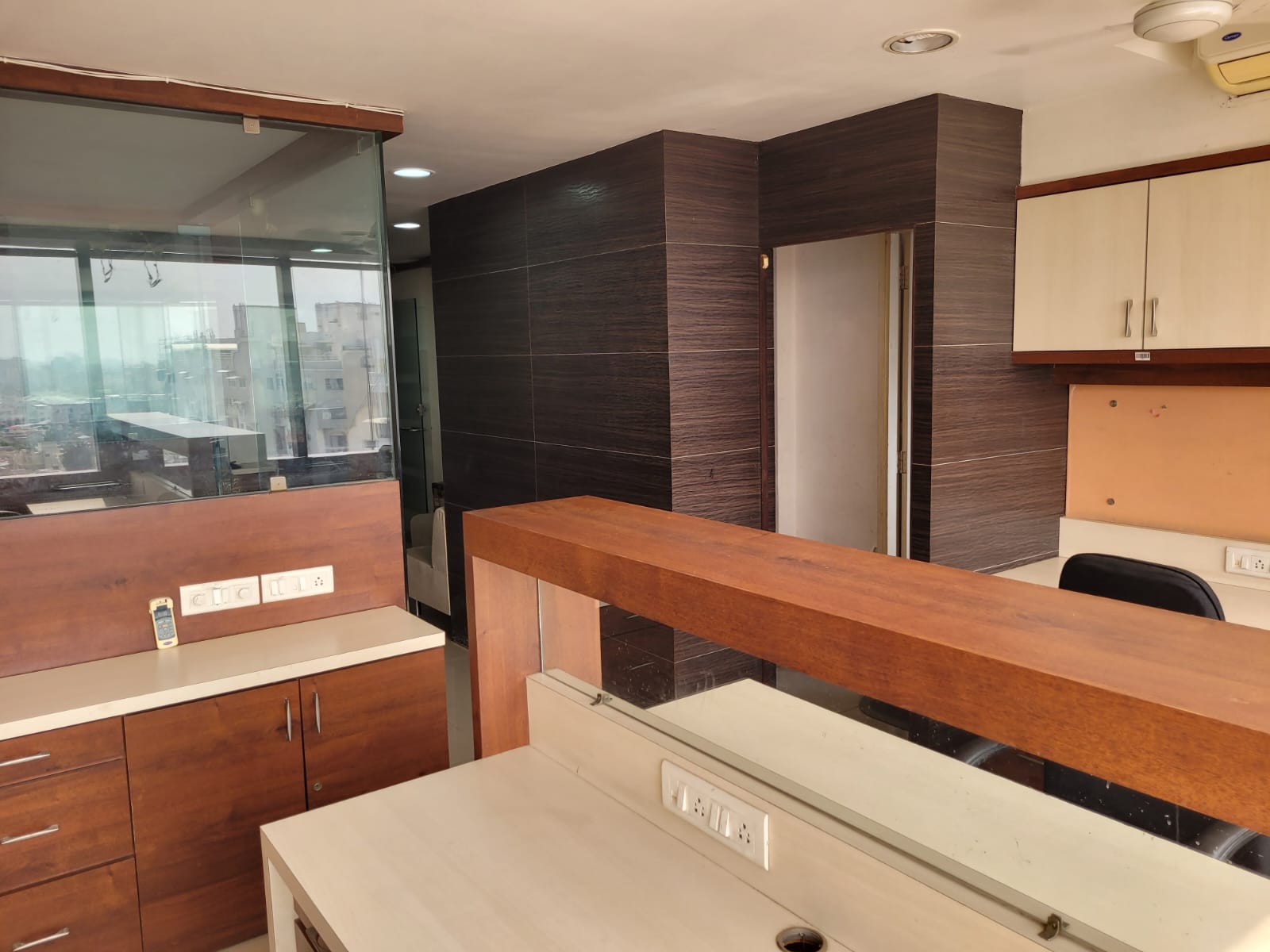 Office Commercial Office for Rent in Thaltej Ahmedabad - Media 6