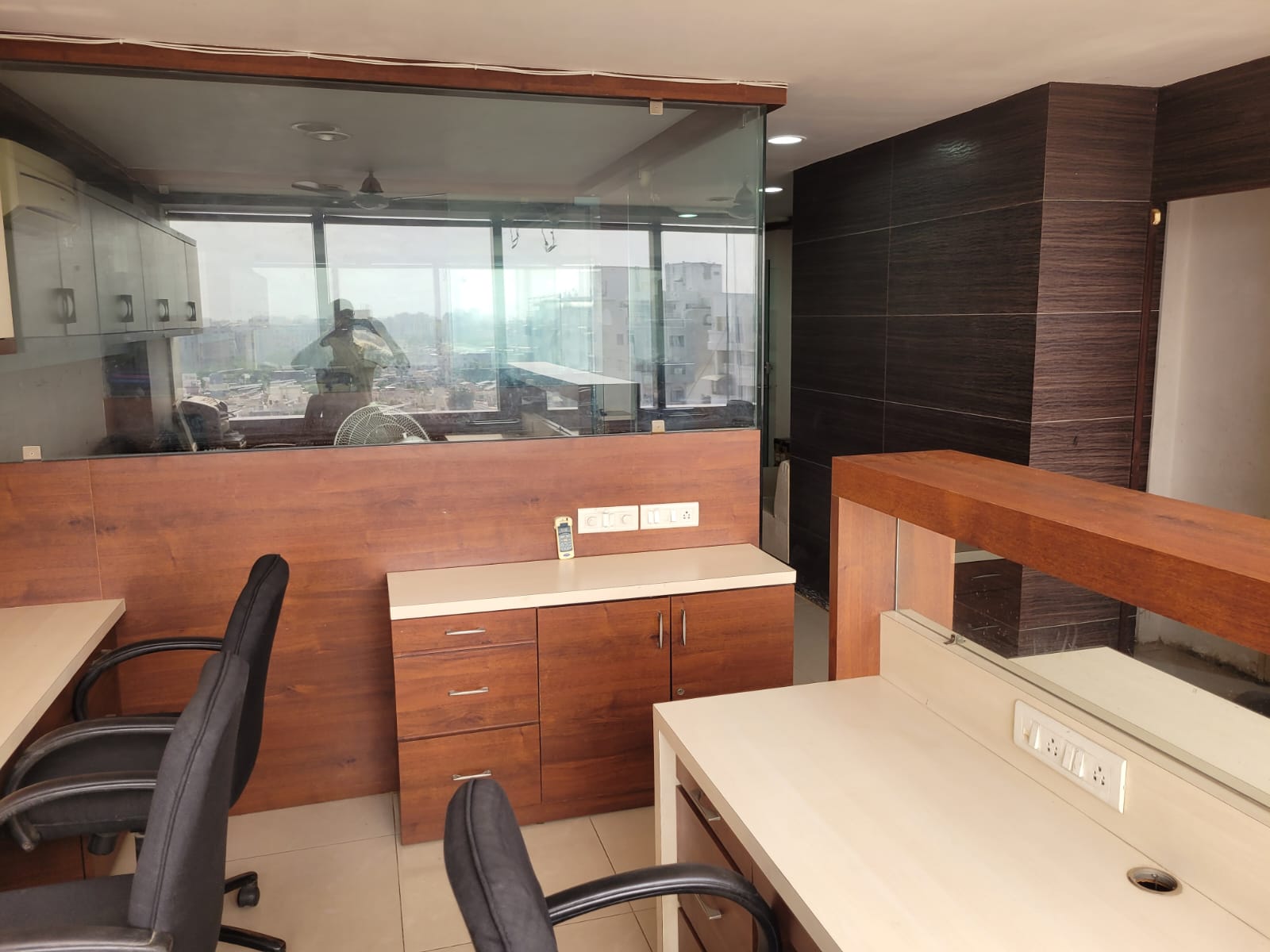 Office Commercial Office for Rent in Thaltej Ahmedabad - Media 7