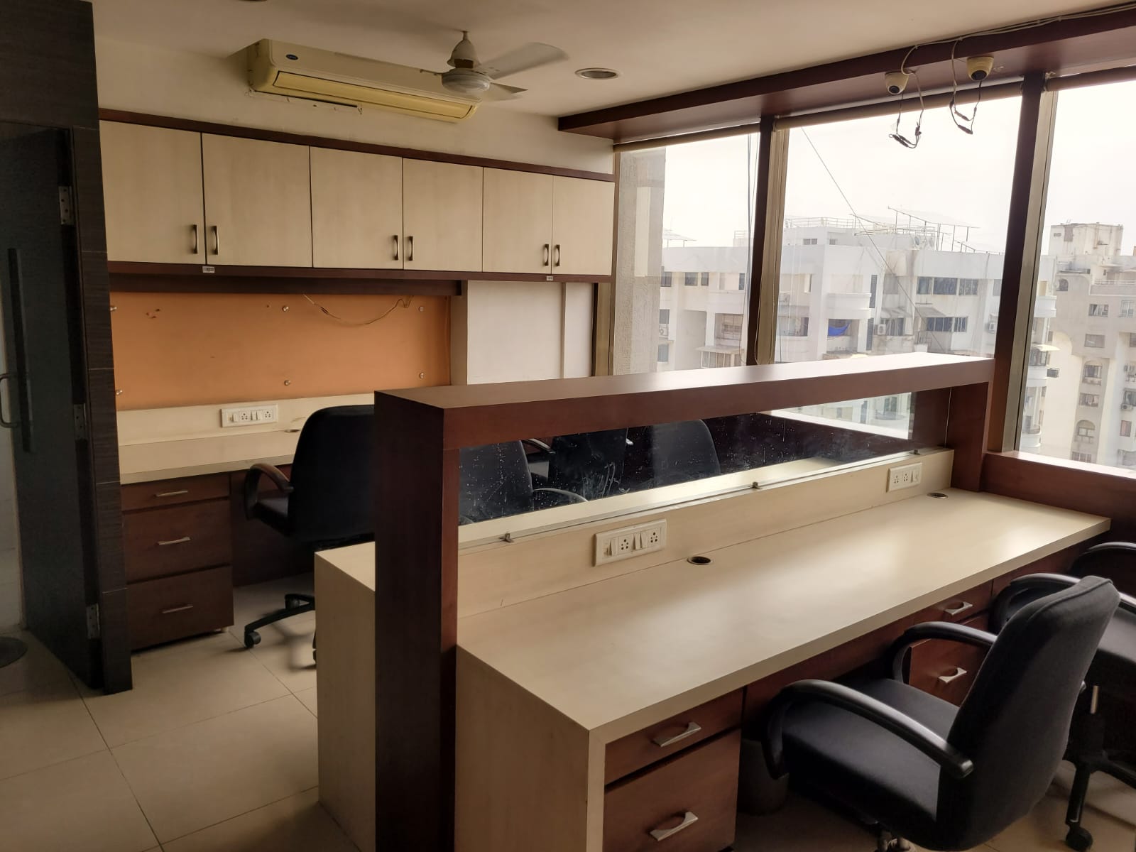 Office Commercial Office for Rent in Thaltej Ahmedabad - Media 2