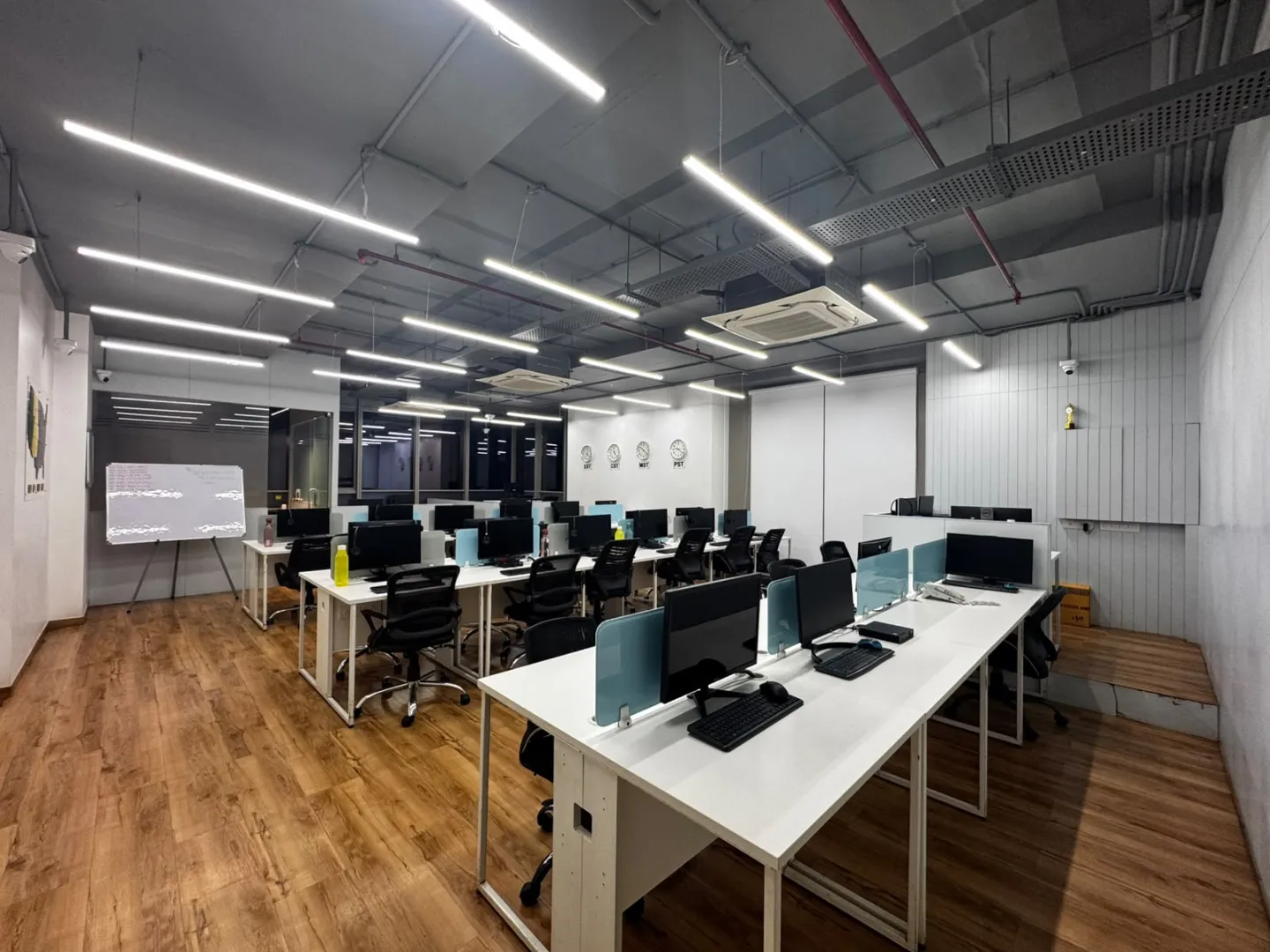 Office 2790 Sq. Ft. Commercial Office for Rent in Nehrunagar Ahmedabad - Media 12