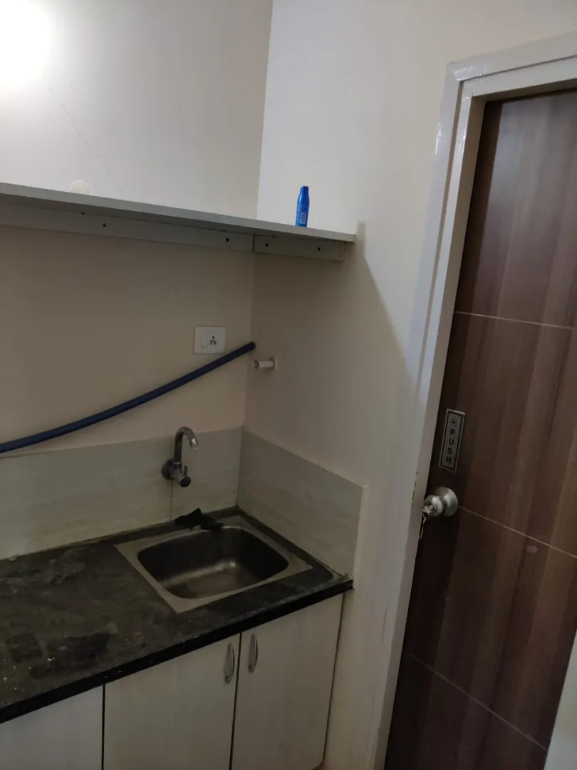 Office 1325 Sq. Ft. Commercial Office for Rent in Ambawadi Ahmedabad - Media 12