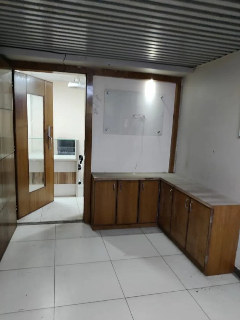 Office 1325 Sq. Ft. Commercial Office for Rent in Ambawadi Ahmedabad - Media 14