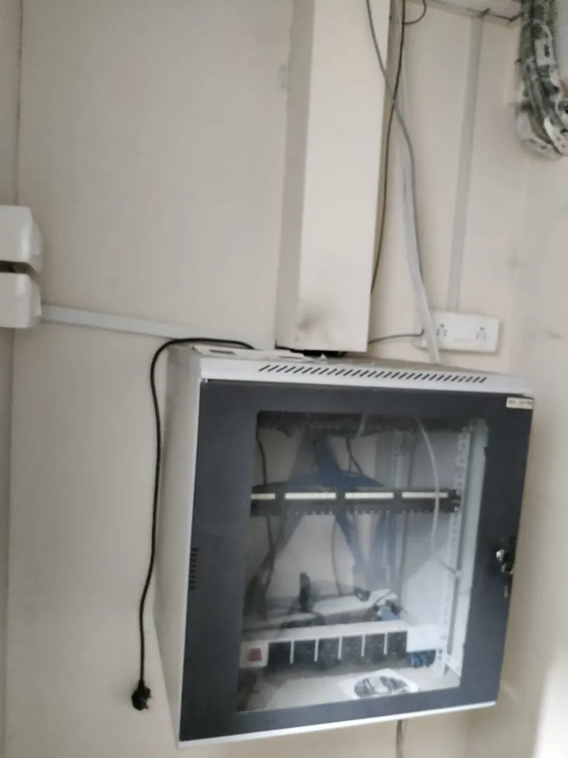 Office 1325 Sq. Ft. Commercial Office for Rent in Ambawadi Ahmedabad - Media 4