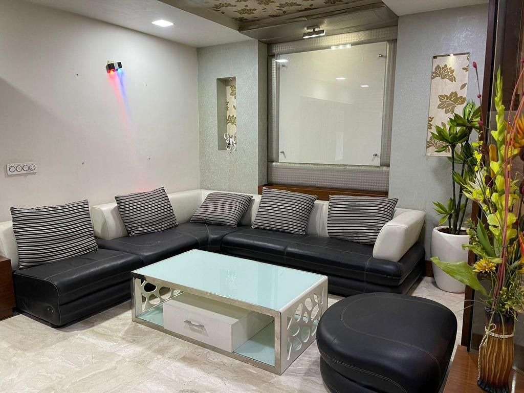 1600 Sq. Ft. Commercial Office for Rent in Sola Ahmedabad - Media 6