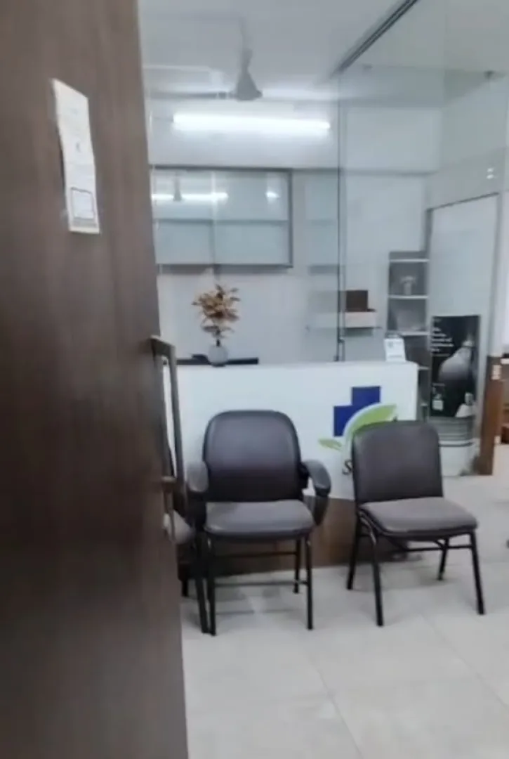 Office 1200 Sq. Ft. Commercial Office for Rent in Thaltej Ahmedabad - Media 9