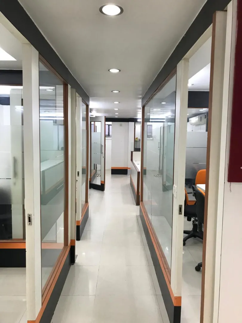 Office 1300 Sq. Ft. Commercial Office for Rent in Cg Road Ahmedabad - Media 10
