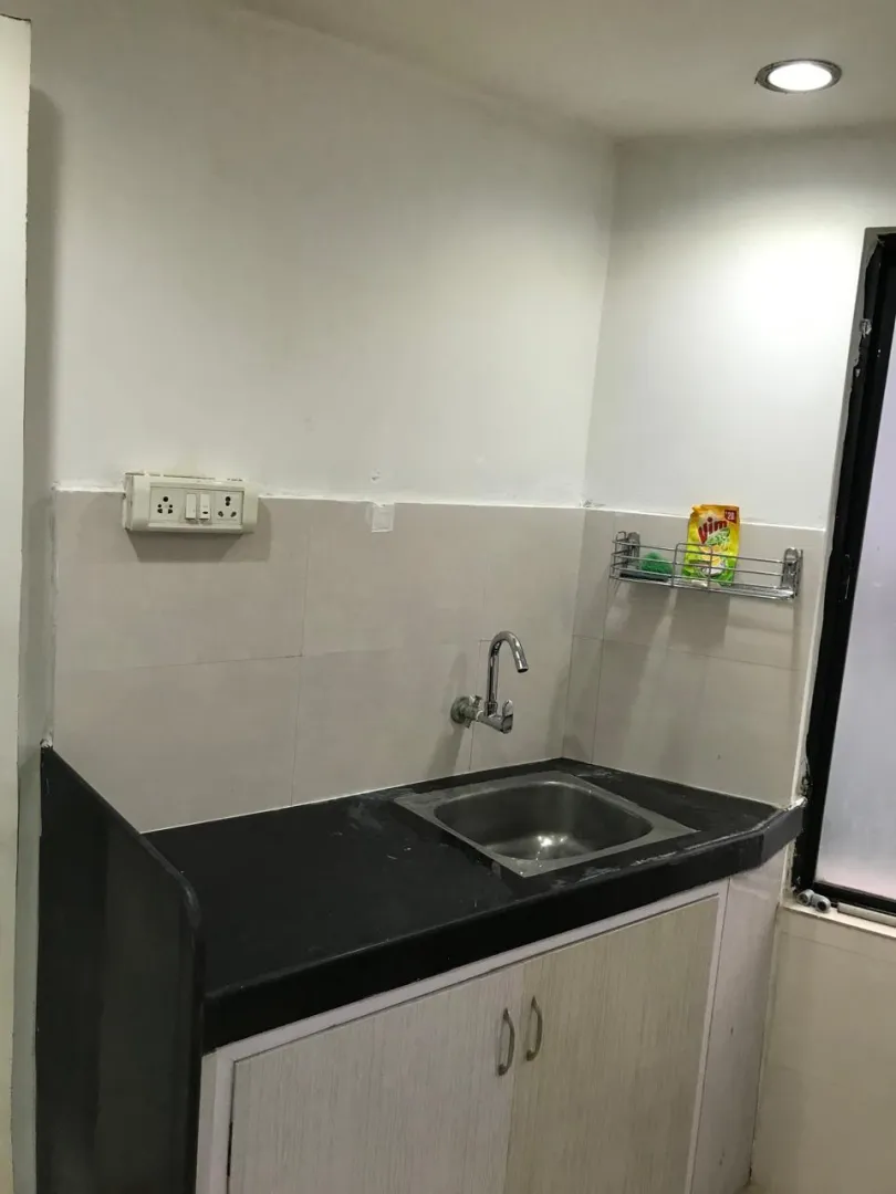 Office 1300 Sq. Ft. Commercial Office for Rent in Cg Road Ahmedabad - Media 2