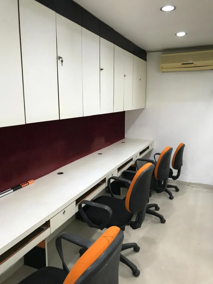 Office 1300 Sq. Ft. Commercial Office for Rent in Cg Road Ahmedabad - Media 8