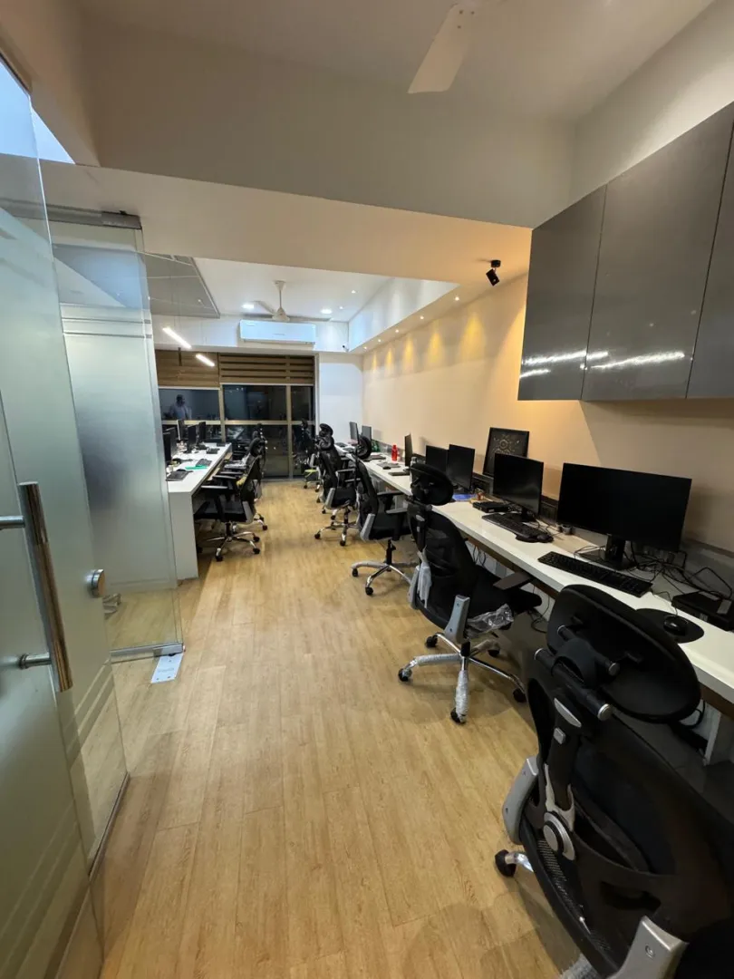 Office 1203 Sq. Ft. Commercial Office for Rent in Memnagar/gurukul Ahmedabad