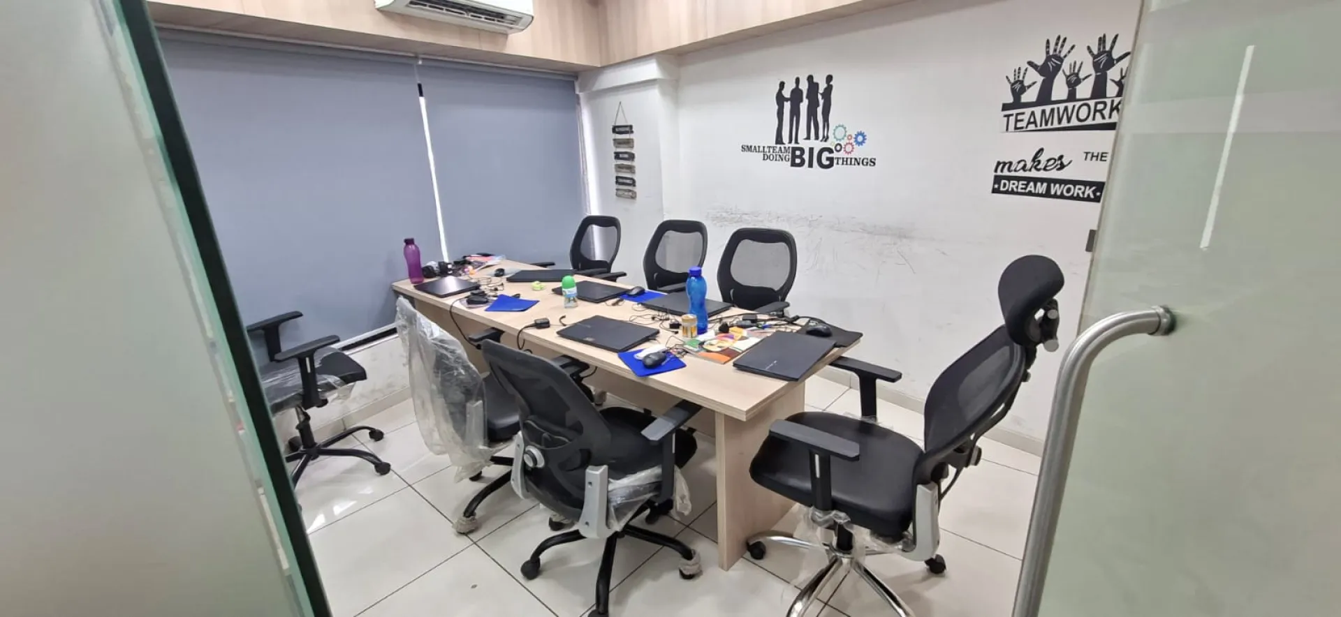 Office 1525 Sq. Ft. Commercial Office for Rent in Ashram Road Ahmedabad - Media 5