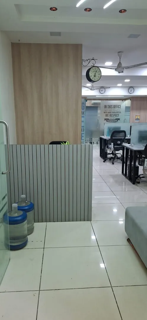 Office 1525 Sq. Ft. Commercial Office for Rent in Ashram Road Ahmedabad - Media 7