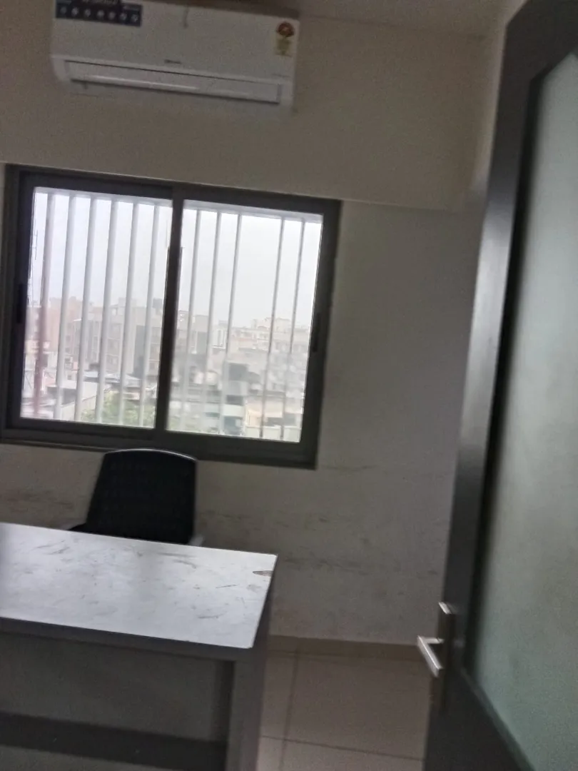 Office 1150 Sq. Ft. Commercial Office for Rent in Ashram Road Ahmedabad - Media 9