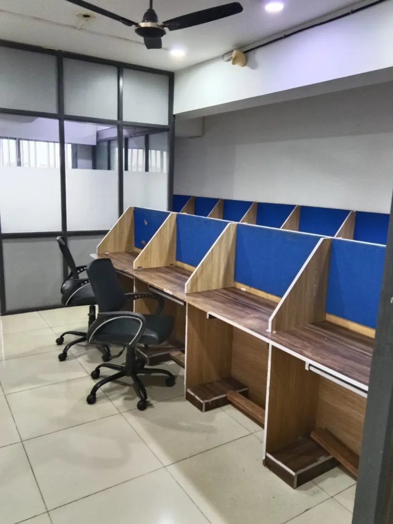 Office 1150 Sq. Ft. Commercial Office for Rent in Ashram Road Ahmedabad - Media 6