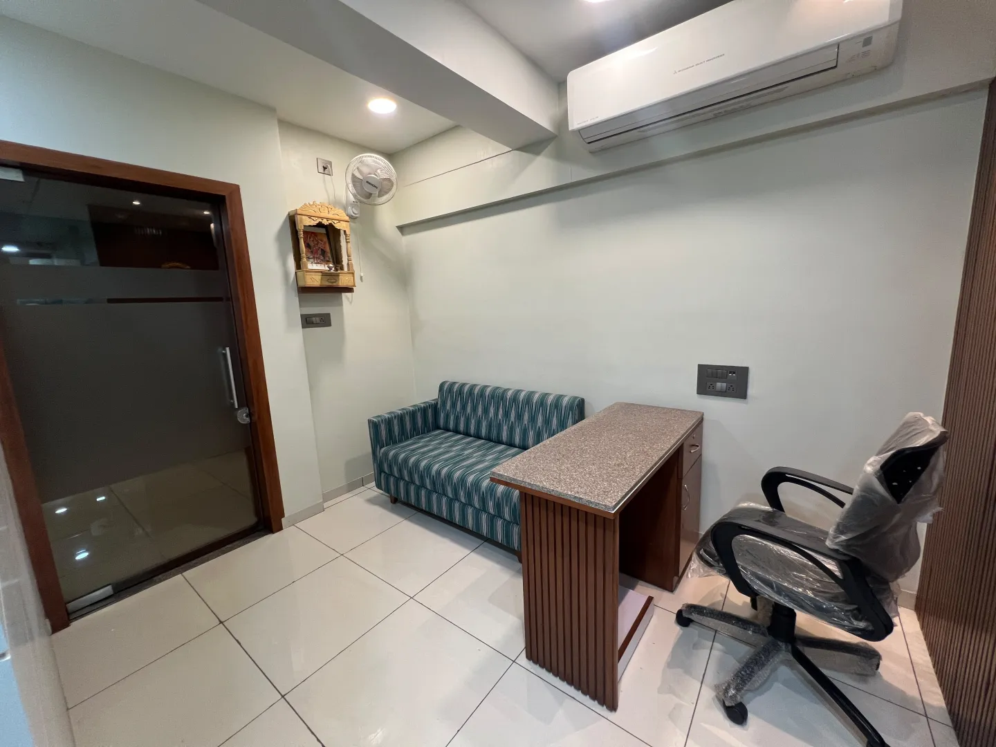Office 849 Sq. Ft. Commercial Office for Rent in Science City Ahmedabad - Media 3