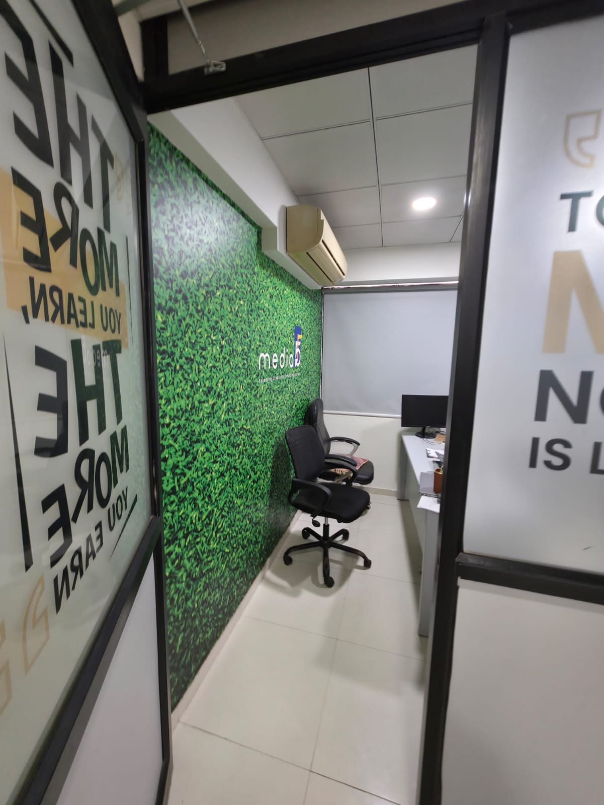705 Sq. Ft. Commercial Office for Rent in Science City Ahmedabad